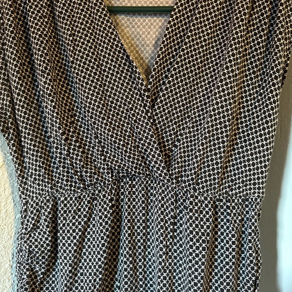 🌸4/$40 Patterned Ruched Maternity Top - Picture 2 of 5